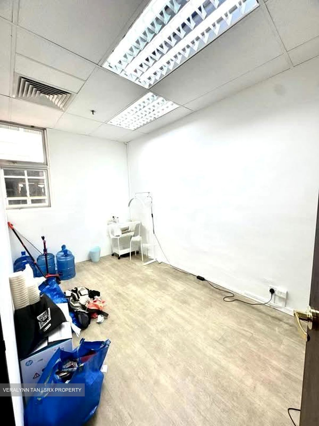 North Bridge Centre (D7), Office #537977131